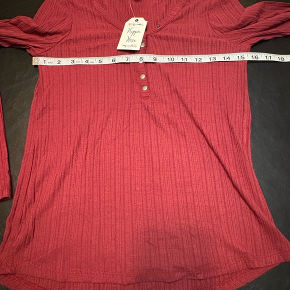 Women's Ribbed Henley Top - color “Autumn Ruby” size Small. NWT - Picture 5 of 12